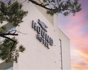 Hotel Hound Gangneung Gyeongpo - Gangneung - Building