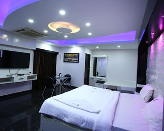 Hotel Rr International - Bengaluru - Bedroom
