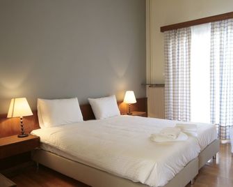 Hotel Theoxenia - Loutraki - Спальня