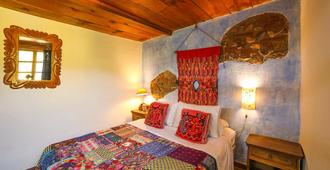 Yellow House - Hostel - Antigua - Kamar Tidur