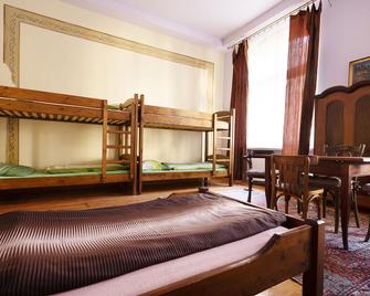 Hostel Mleczarnia - Breslavia - Camera da letto