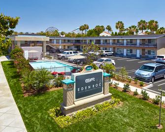 Eden Roc Inn & Suites - Anaheim - Building