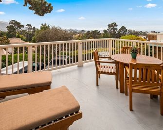 Carmel Bay View Inn - כרמל ביי דה סי - מרפסת
