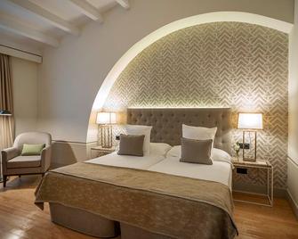 Hospes Palacio de Arenales & Spa - Cáceres - Bedroom