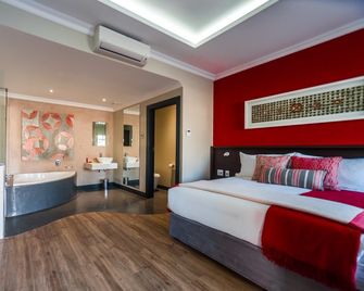Hotel Savoy And Conference Centre - Mthatha - Bedroom