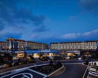 Landing Jeju Shinhwa World Hotels & Resorts - Seogwipo - Rakennus