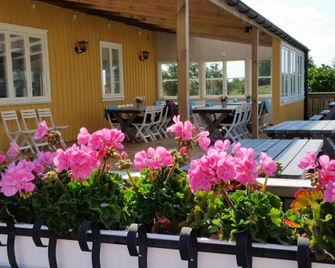 Björkängs Vandrarhem - Tvååker - Vista del exterior