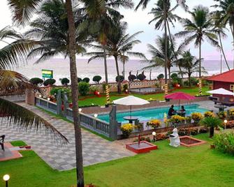 Asokam Beach Resort - Kannur - Pool