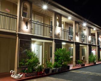 Stone Villa Inn by Magnuson Hotels - San Mateo - Κτίριο