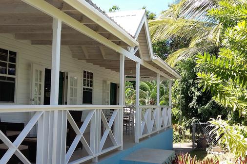 Gibbs Glade Cottage & Garden Studios - Saint Peter - Building