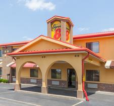 Super 8 by Wyndham Bowling Green South