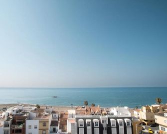 Moon Dreams Calabahia - Málaga - Beach