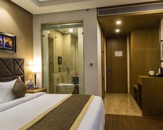 Hotel Galaxy Grand - Lucknow - Bedroom