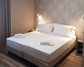 Hotel Della Rosa - Ancona - Schlafzimmer