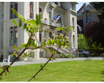 Hôtel Castel de la Pique - Bagnères-de-Luchon - Building