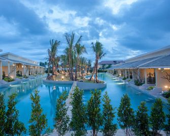 Craft Resort & Villas, Phuket Town - Phuket - Pool