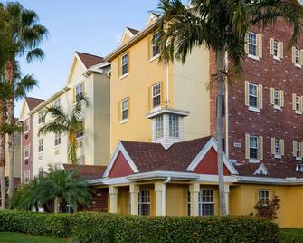 TownePlace Suites by Marriott Miami Airport West/Doral Area - Doral - Edificio