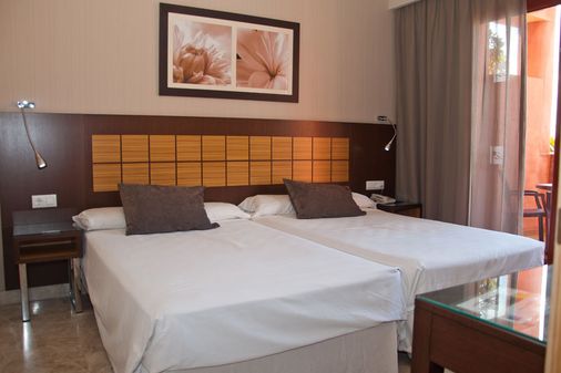 Holiday World Premium Hotel - Benalmádena - Bedroom