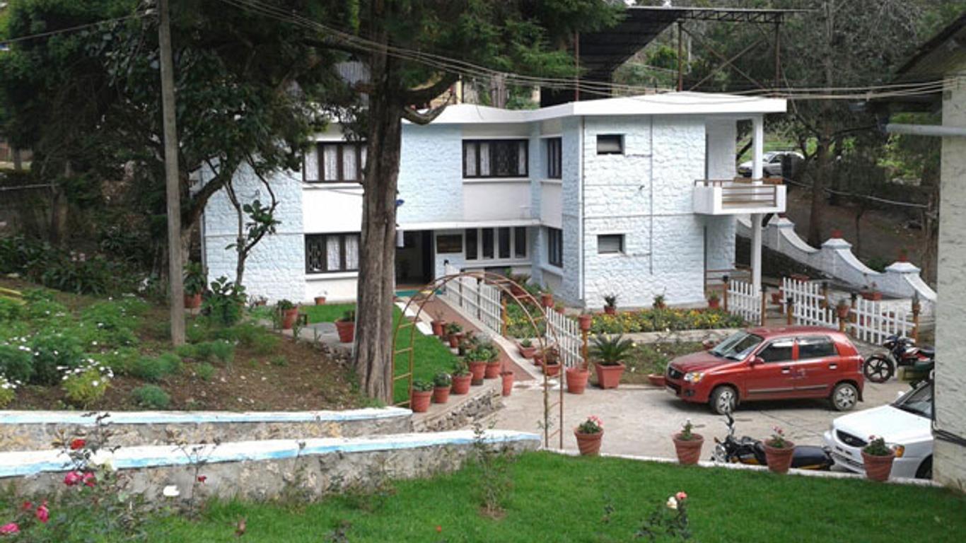Hotel Seven Roads