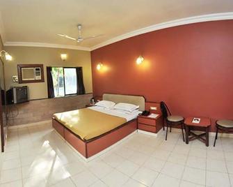Treasure Island Resort - Lonavala - Bedroom