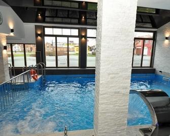 Stratos - Łeba - Piscina