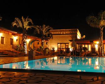 Hotel Masseria Resort Le Pajare - Presicce - Gebäude
