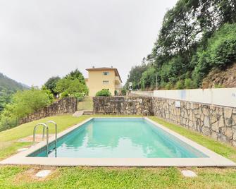 Aparthotel Geres - Geres - Pool