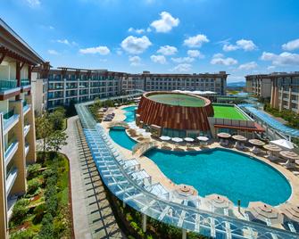 Marriott Jeju Shinhwa World Hotels & Resorts - Seogwipo - Piscina