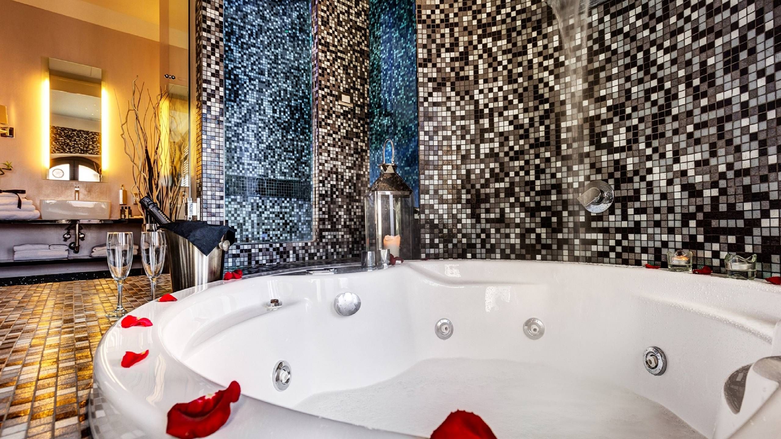 Dharma Luxury Hotel desde Roma