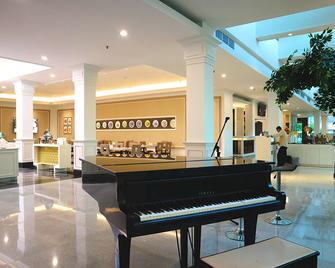 Grand Mahkota Hotel - 坤甸 - 餐廳