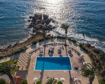 Vrachia Beach Hotel & Suites - Adults Only - Kissonerga - Piscina