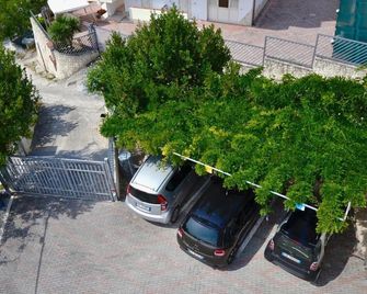 B&B Il Giardino Stellato - Vieste - Parking