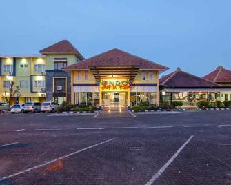 Pondok Jatim Park Hotel & Cafe - Batu - Building