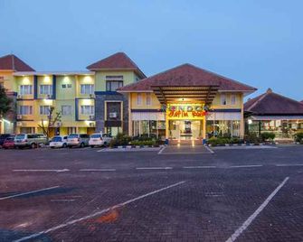 Pondok Jatim Park Hotel & Cafe - Batu - Building