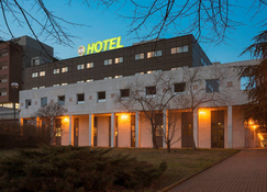 B&B Hotel Cremona - Cremona - Building