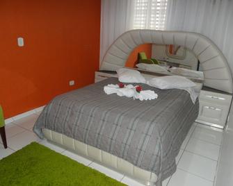 Casa Celia Wernke - Aluga-Se Quartos Foz Do Iguacu - Foz do Iguaçu - Bedroom