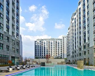 Chestertons Sokcho - סוקצ'ו - בריכה