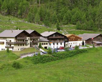 Hotel Gerstgras - Senales - Clădire