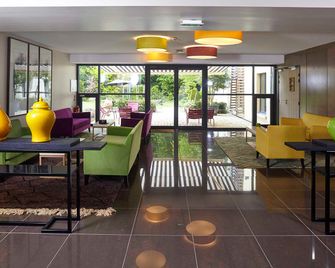 Hôtel Les Herbes Folles - Mauregard - Lobby