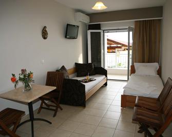 Atlon Hotel - Vrachos - Bedroom