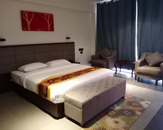Hotel Aradhana Inn - Yercaud - Habitación