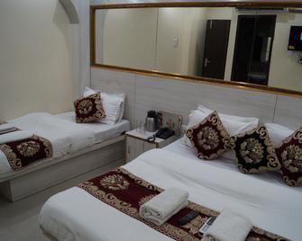 Staybook - Hotel Jai Balaji New Delhi Railway Station - New Delhi - Bedroom