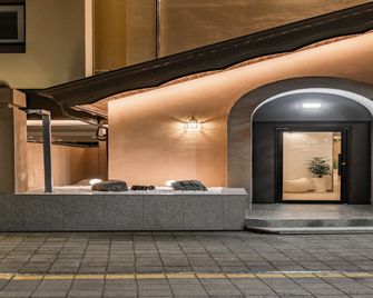 Urban Brown Hotel Cheongju - Cheongju - Hotel Entrance