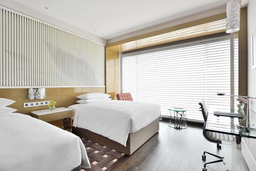 Renaissance Lucknow Hotel - Lucknow - Bedroom