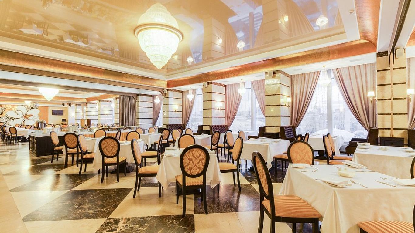 Ukraina Hotel