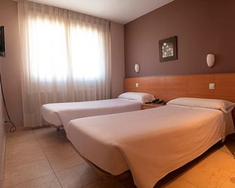 Hotel Apartamentos Ciudad de Lugo - Lugo - Camera da letto