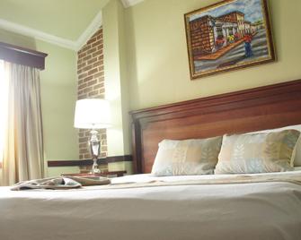 Platino Hotel & Casino - Santiago de los Caballeros - Habitación