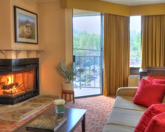 Edgewater Hotel and Conference Center - Gatlinburg - Living room