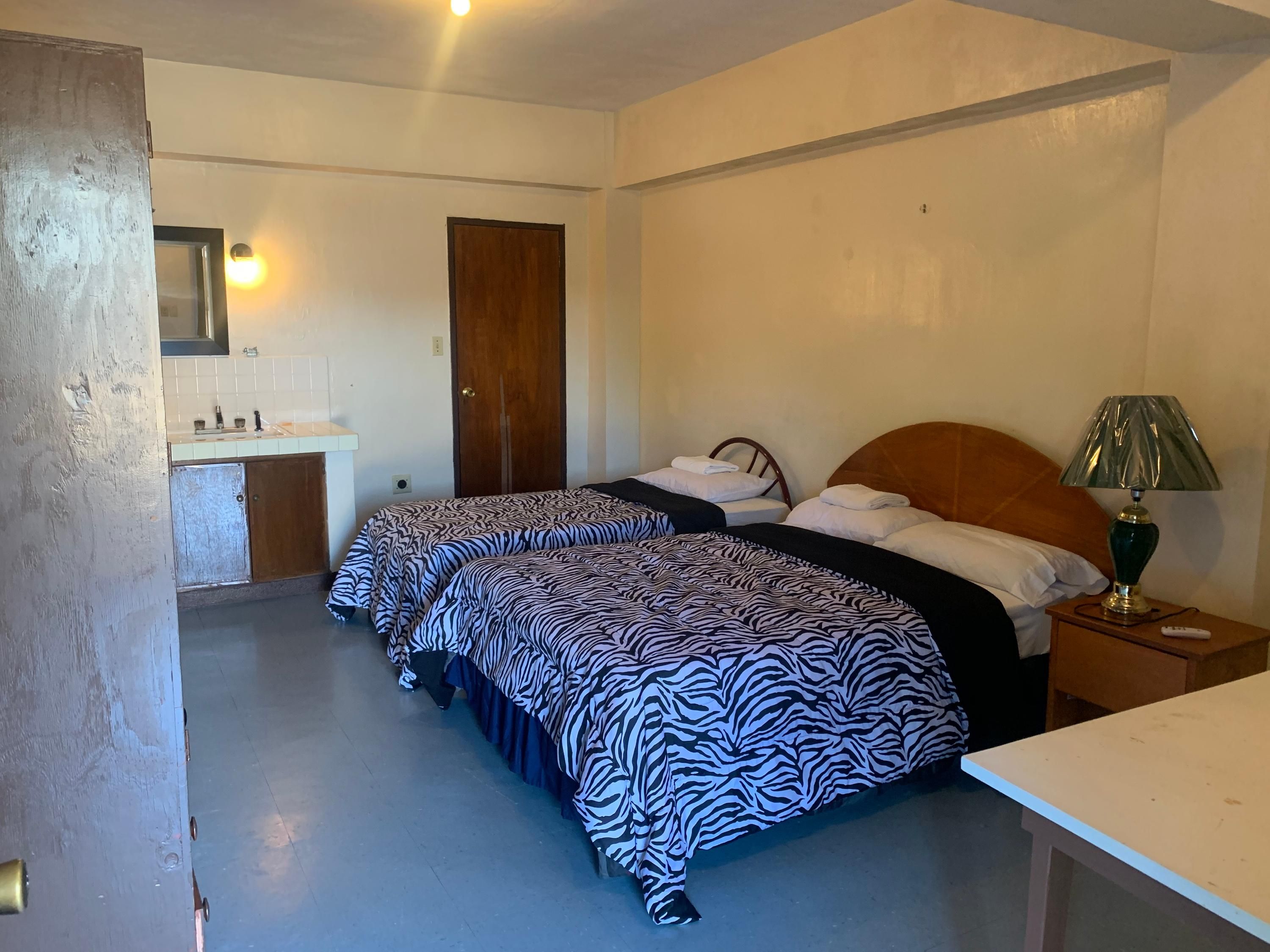 إيفونيز هوتل - Pohnpei - غرفة نوم