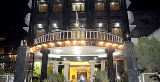 Hotel Tokyo Vihar - Bodh Gaya - Building